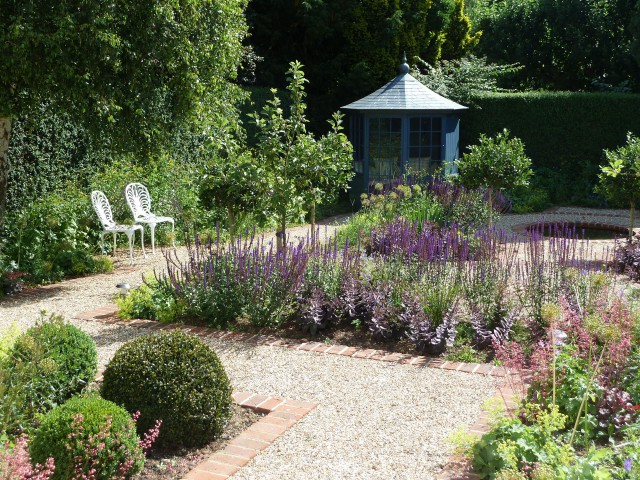A Town Garden in Cheltenham 3