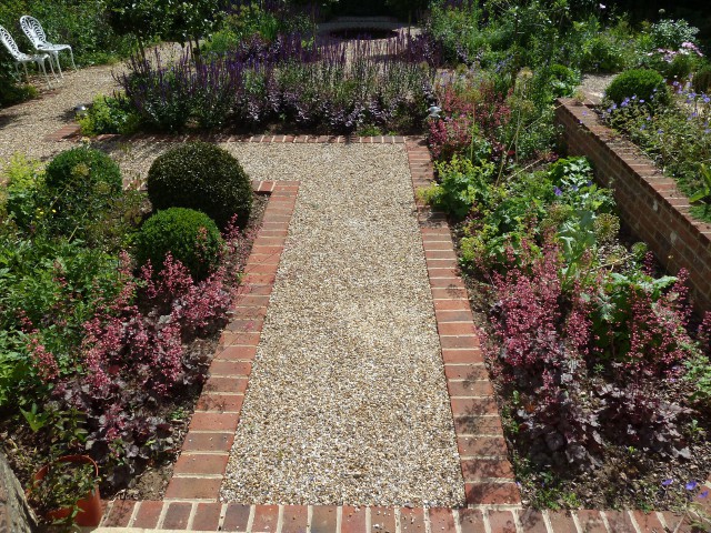 A Town Garden in Cheltenham 4