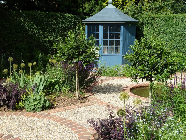 A Town Garden in Cheltenham 6