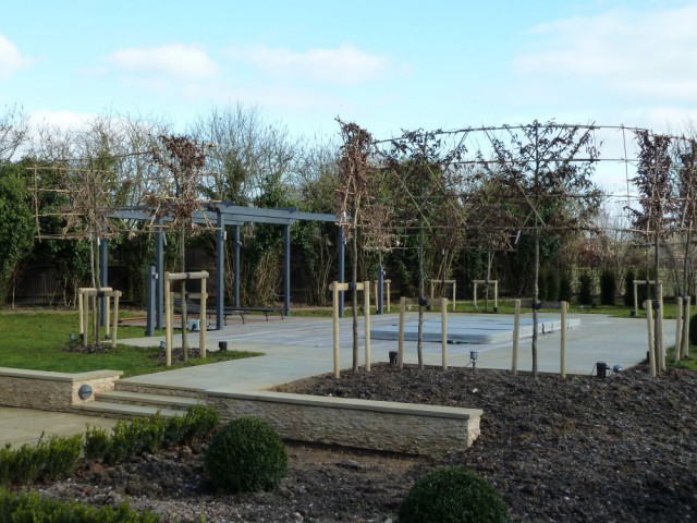 Large Contemporary Garden in the Wiltshire Countryside 16