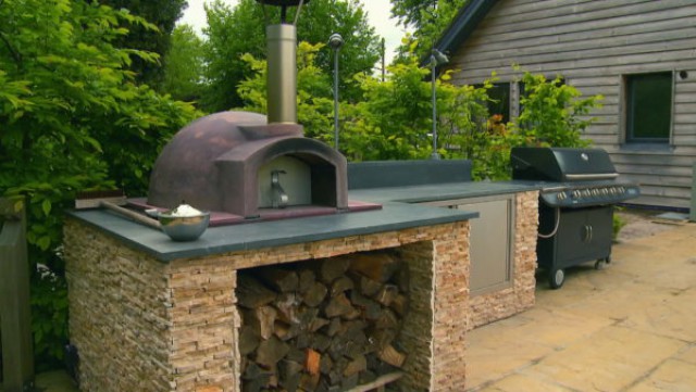 contemporary family garden 2 600x338