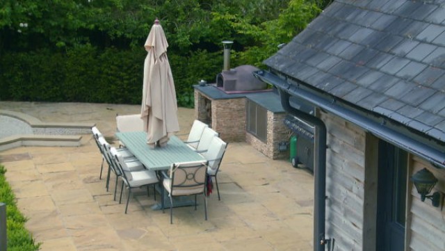 contemporary family garden 6 600x338