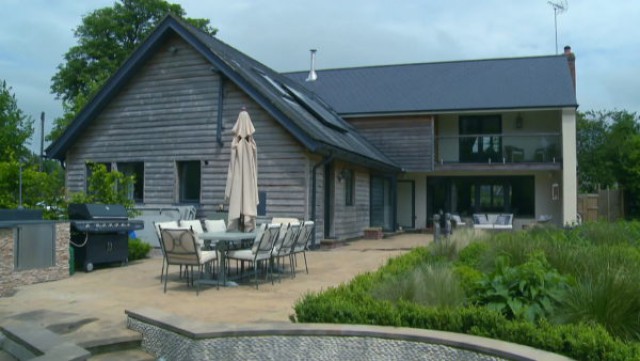 contemporary family garden 7 600x338