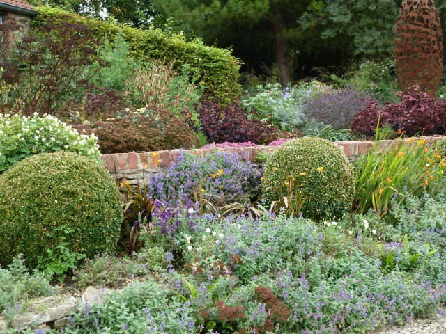 Early Autumn Border